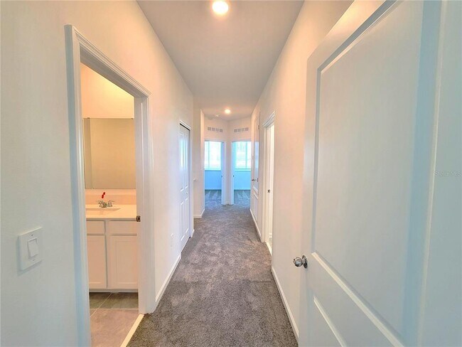 Building Photo - 241 Bogey Dr