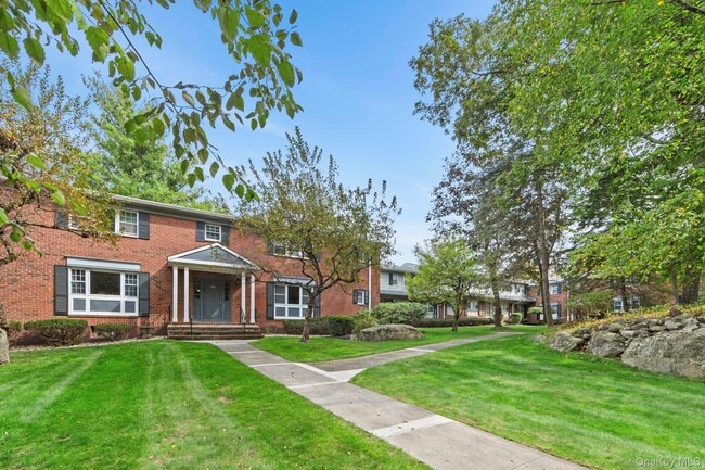 Primary Photo - 106 Yorkshire Dr