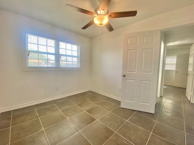 Building Photo - Newly remodeled home now available -