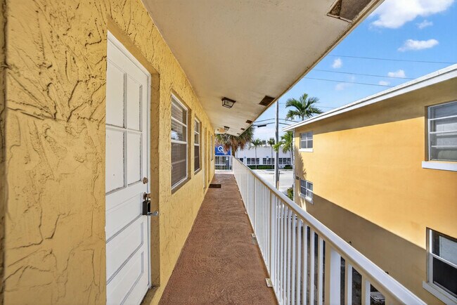 Building Photo - 4051 NE 13th Ave