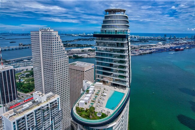 Building Photo - 300 Biscayne Blvd Way