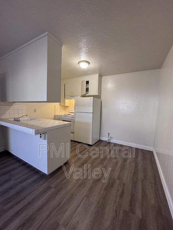 Building Photo - 117 E Grove St