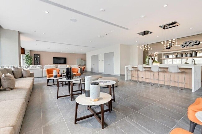 Building Photo - 5350 NW 84th Ave