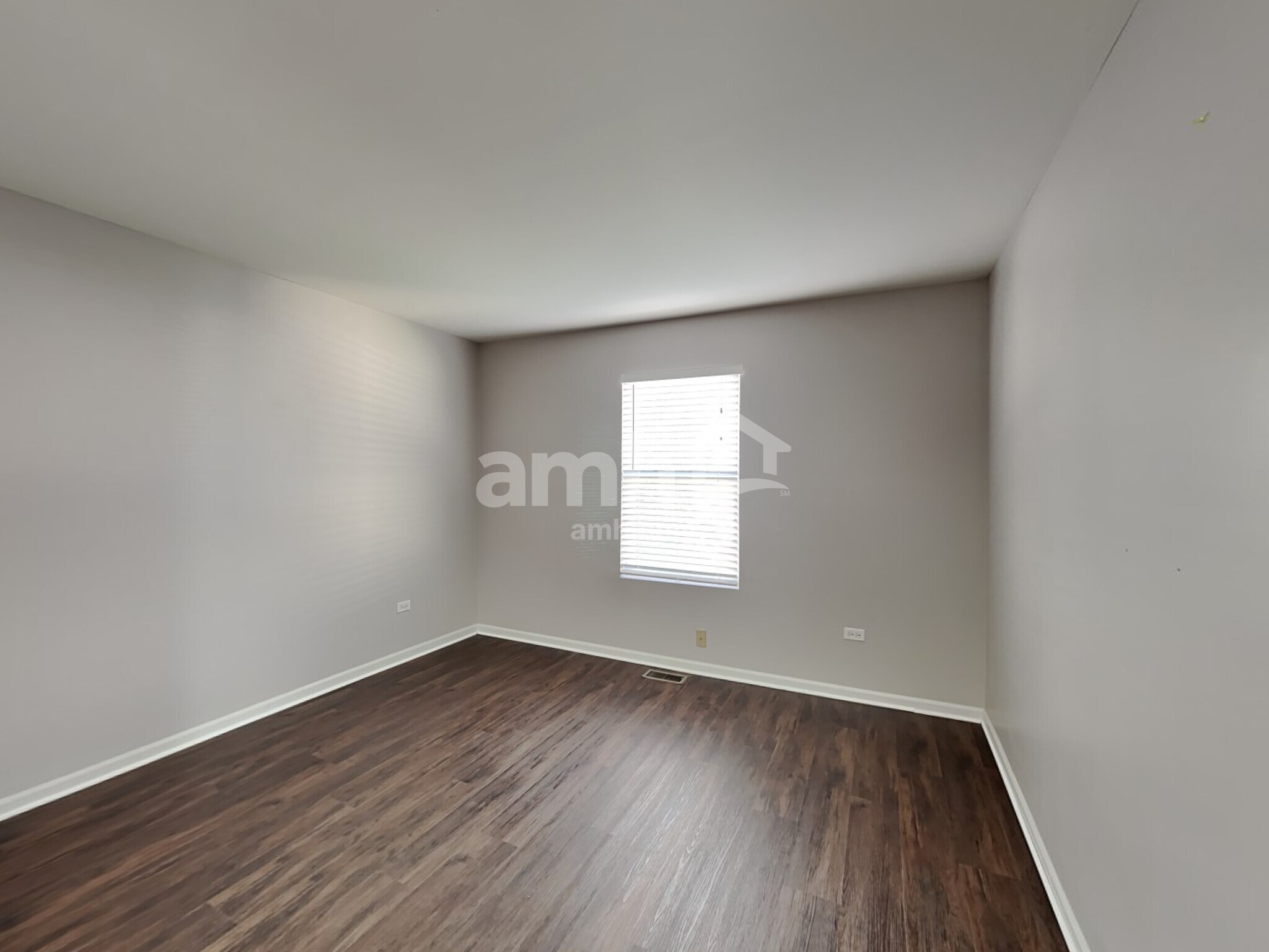 Building Photo - 3910 Stockton Dr