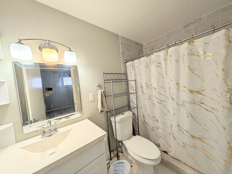 Building Photo - 307 San Angelo