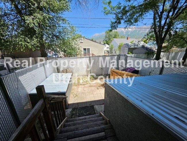 Building Photo - 42 W 680 N