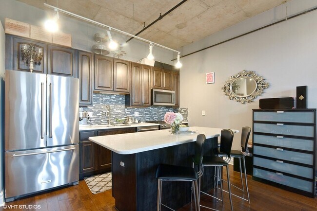 Building Photo - 6 S Laflin St