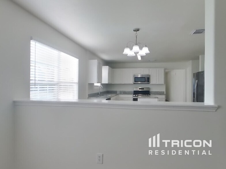 Building Photo - 4935 Winding View Ln