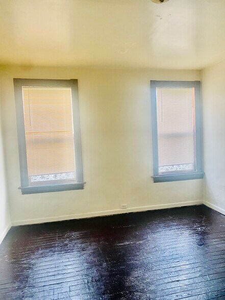 Building Photo - 336 Christian Ave