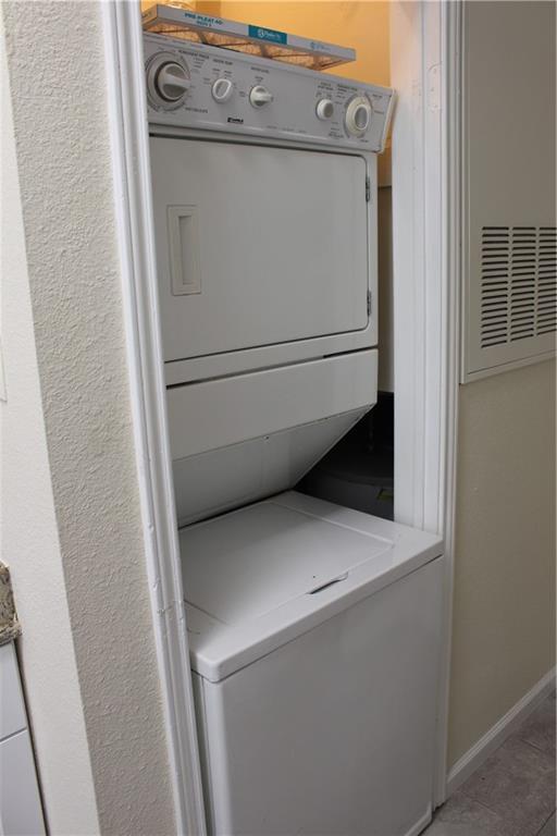 Building Photo - 706 W 24th St