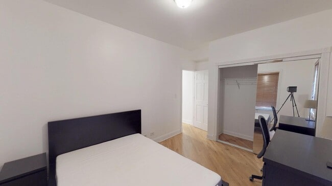 Building Photo - 5327 S Harper Ave