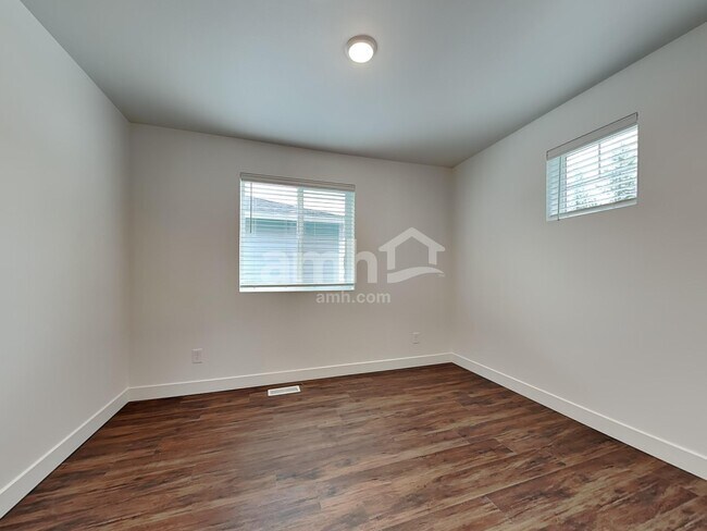 Building Photo - 7929 Selah St SW