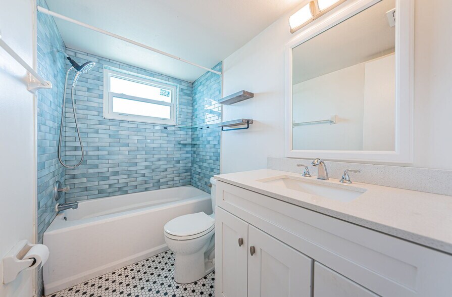 updated bath - 4050 4th St N