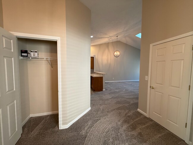 Building Photo - Black Hills Dr.