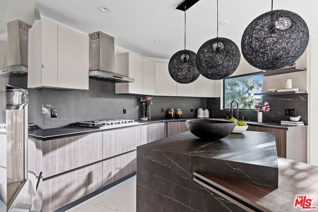 Building Photo - 2301 Donella Cir