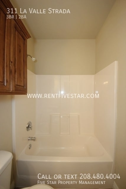 Building Photo - 311 La Valle Strada