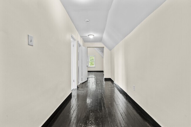 Building Photo - 144 Gilbert Ave