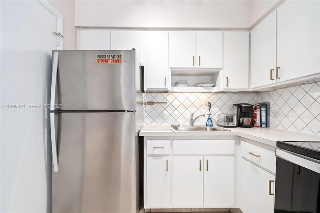 Building Photo - 1824 Monroe St