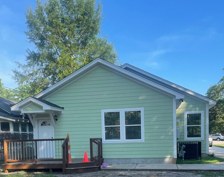 Building Photo - 2329 Santee Ave