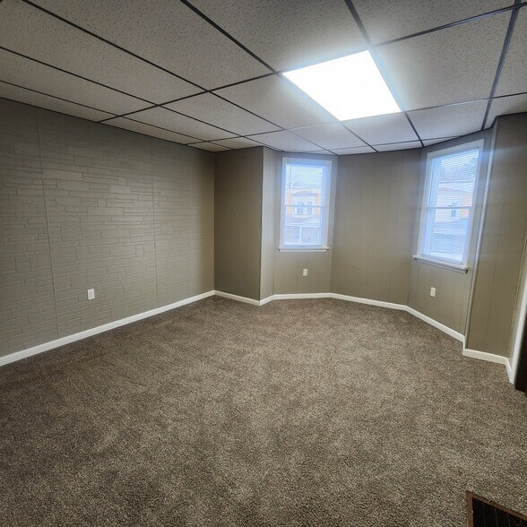 Building Photo - 3908 5th Ave