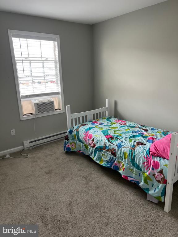 Building Photo - 208 Sunset Dr