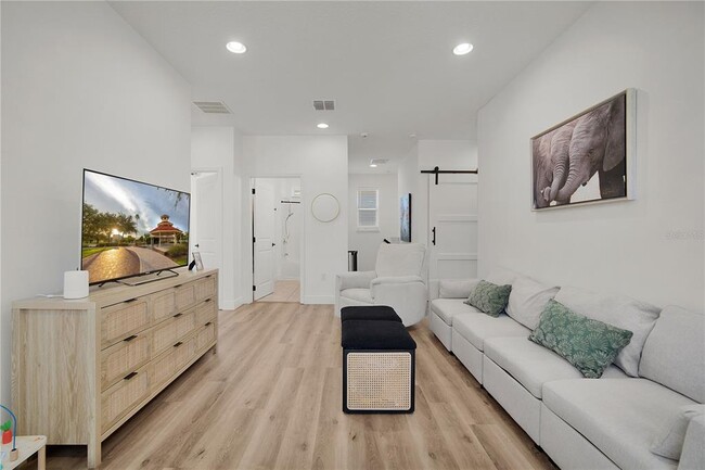 Building Photo - 15419 Uglis Aly