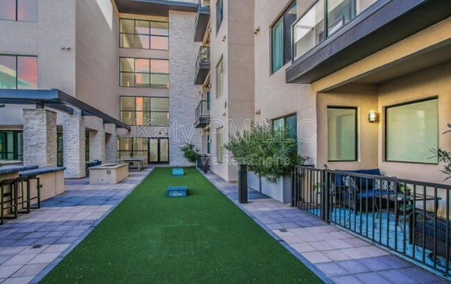 Building Photo - 7300 E Earll Dr