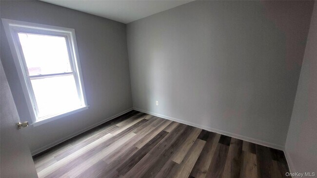 Building Photo - 174 South Ave