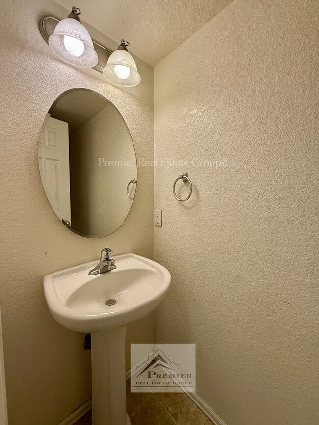 Building Photo - 7395 Creekfront Dr