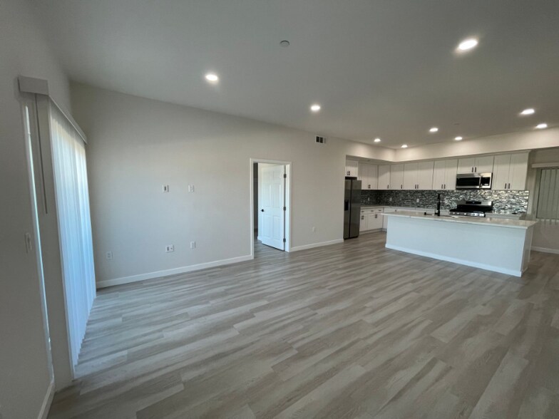 Building Photo - 2341 Ulric St