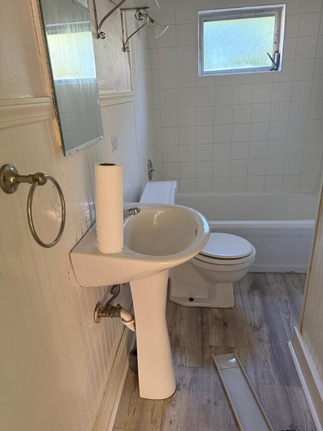 Building Photo - 1435 1/2 15th St N. - 1435 1/2 15th St N