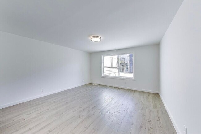 Building Photo - 2137 Lombard St
