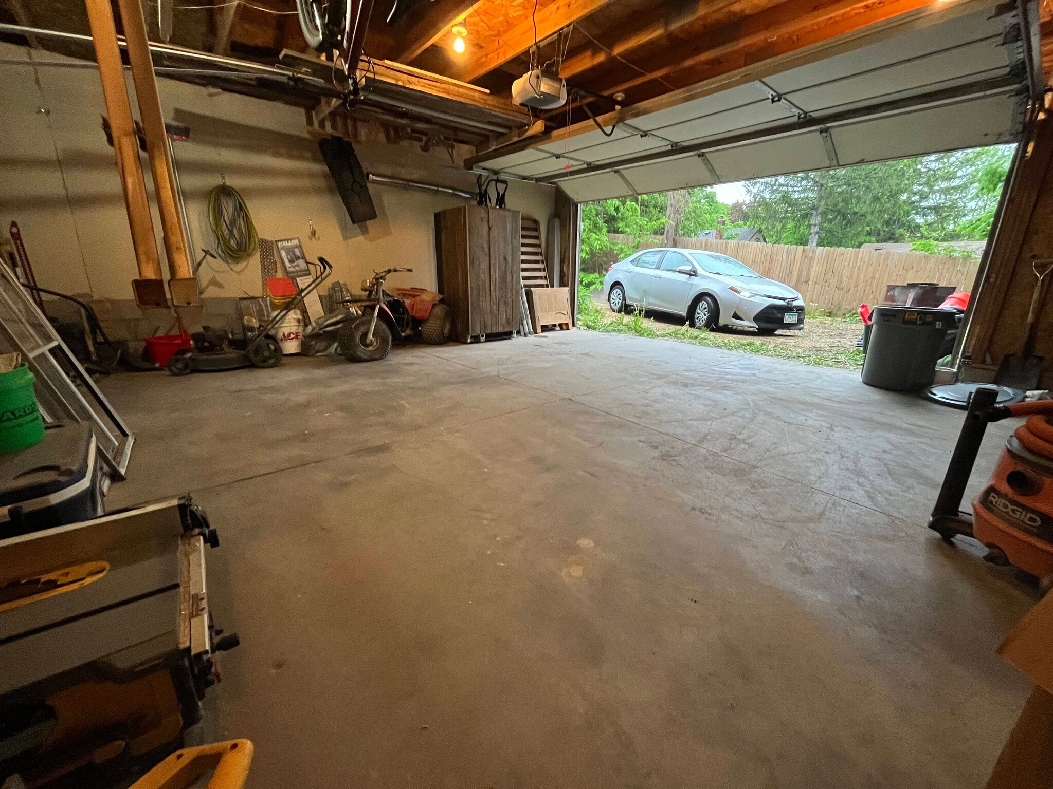 Garage - 1054 Desoto St