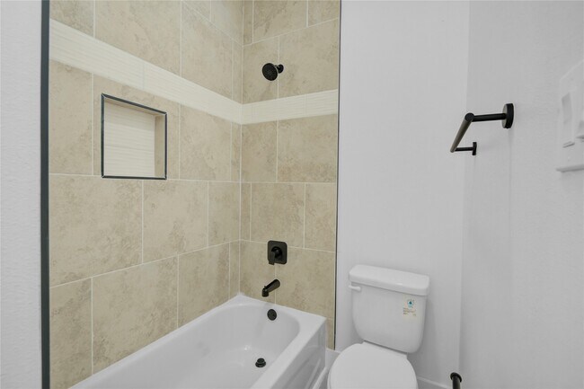 Building Photo - 8410 Sunnyhill St