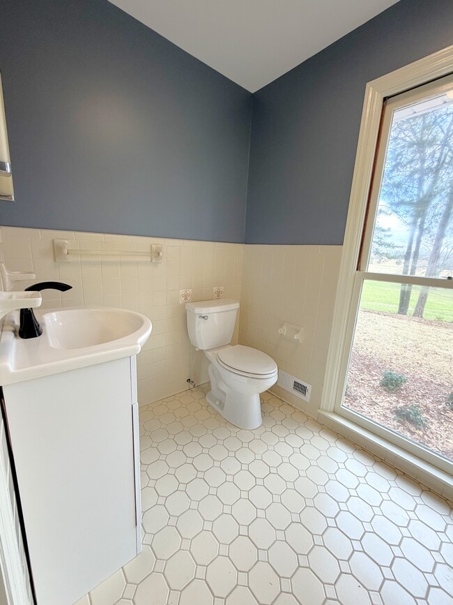 Building Photo - 2975 Hwy 119