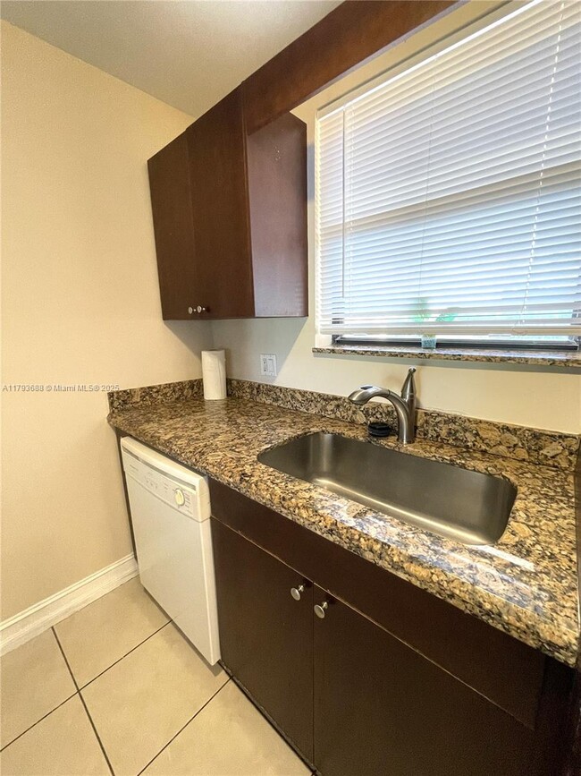 Building Photo - 11453 NW 39th Ct