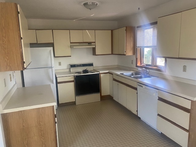 Kitchen with Dish Washer - 922 9th Ave SE