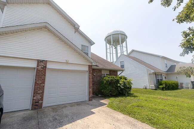 Building Photo - 214 Nikki Way