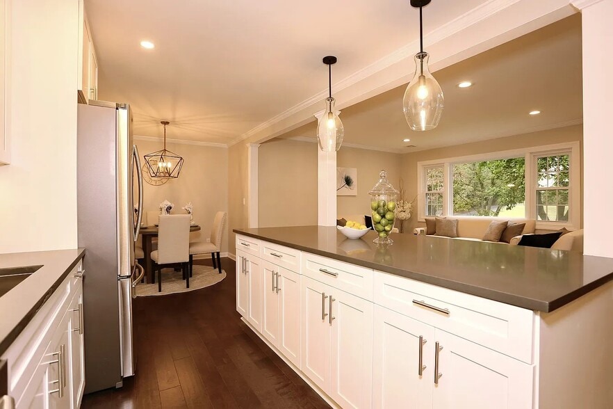 Building Photo - 28 Princeton Pl