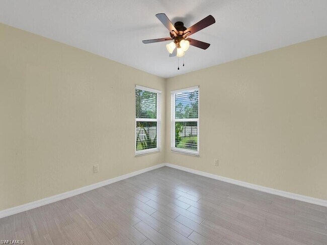 Building Photo - 260 12th St SE