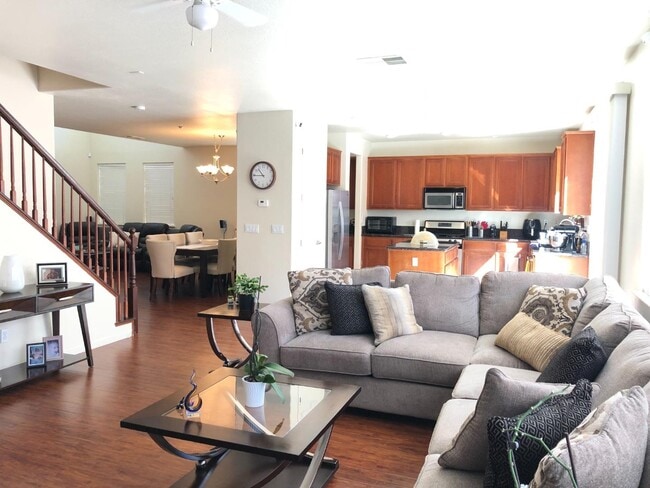 Building Photo - 1868 White Sands St