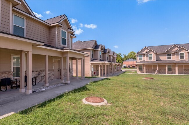 Primary Photo - 2002 20th St