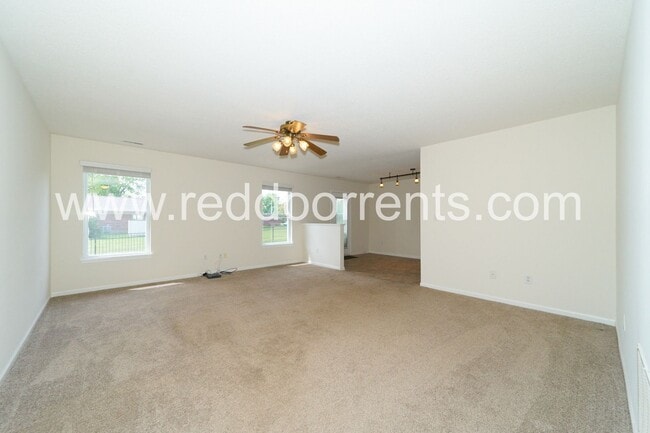 Building Photo - 127 Broadmoor Bend