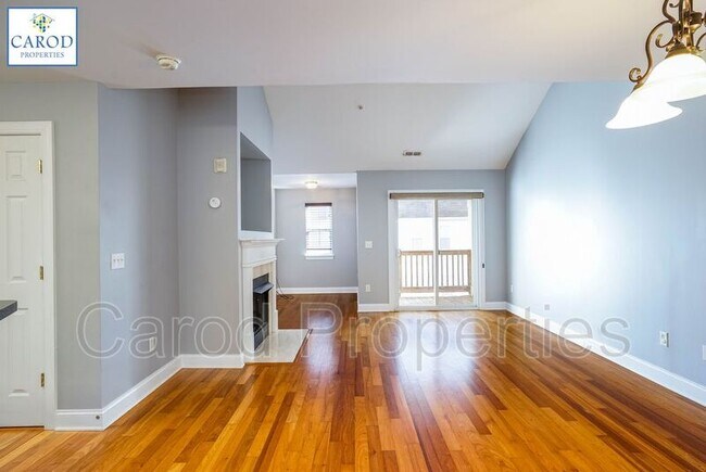 Building Photo - 6351 Park Creek Dr