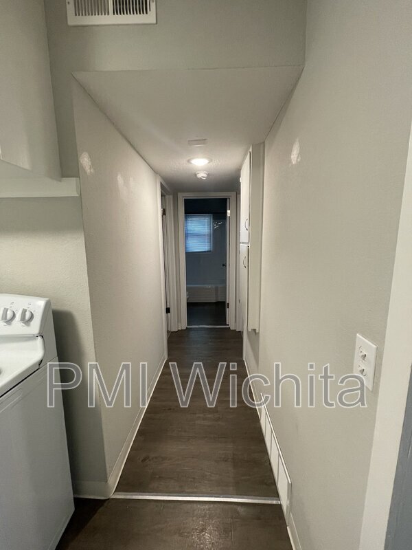 Building Photo - 2311 S Belmont St