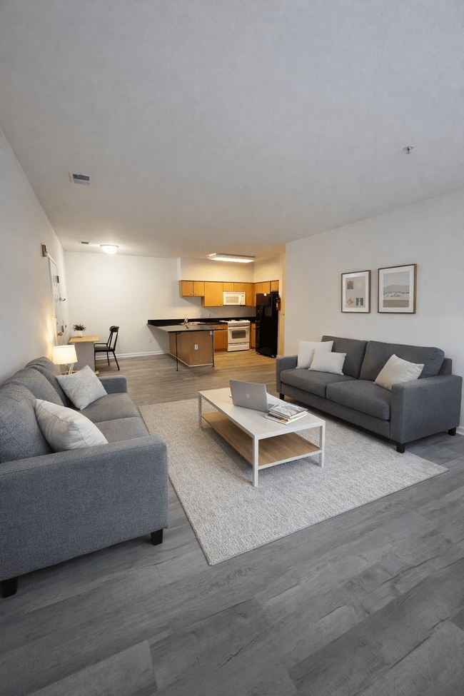 Building Photo - Evellien & Provence: Townhomes + Apartments Student Housing