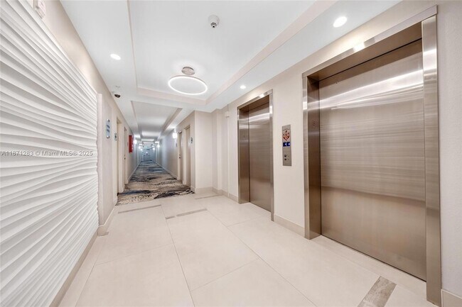 Building Photo - 3000 S Ocean Dr