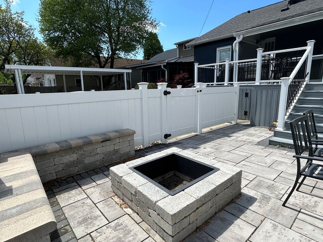 Building Photo - Updated 4 Bed 3 Bath Highlands Bungalow