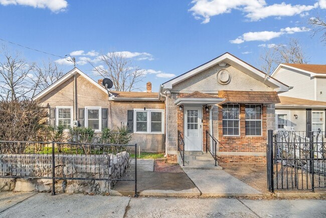 Building Photo - 211 St John St