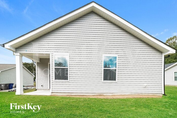 Building Photo - 131 Fir Dr